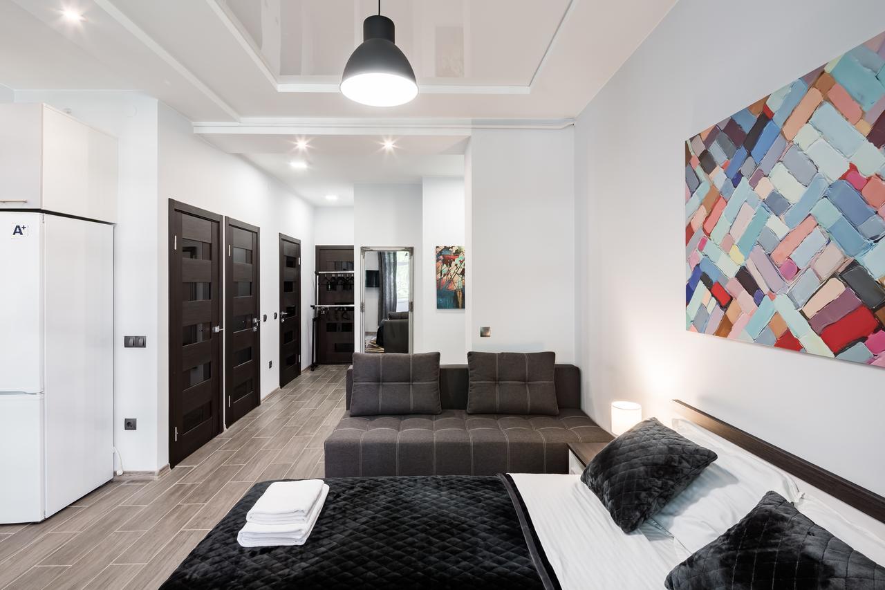 New Studio With Balcony 利沃夫 外观 照片